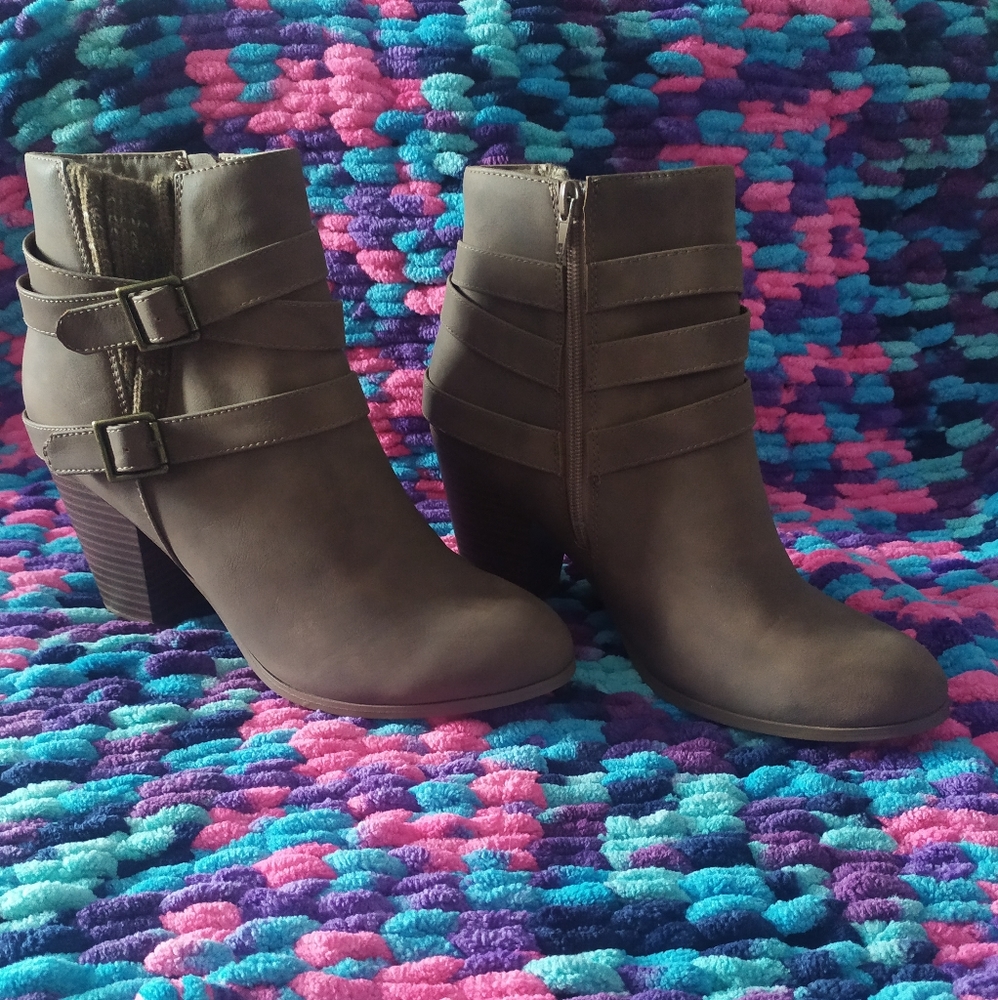 Deep tan stylish booties!